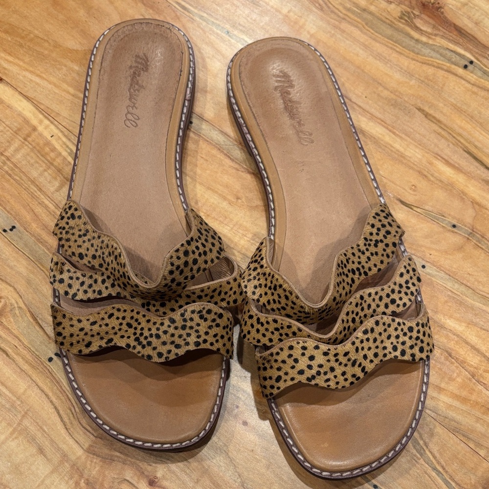 Madewell Leopard-Print Scalloped Slide Sandals in Tan